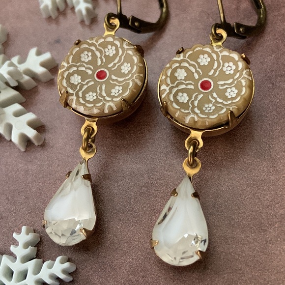 Antique Gingerbread Glass Cookie Button Givre Crystal Christmas Holiday Earrings - Picture 6 of 7